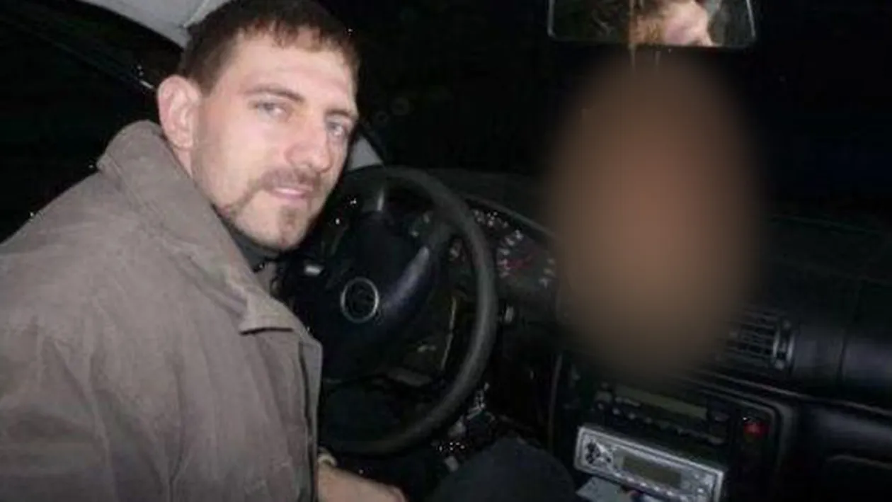 Asta e prea ca la tara! Vezi aici la ce tertip a apelat un sofer ca sa-si parfumeze masina