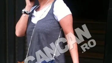 Prodanca si-a schimbat radical look-ul! Si-a indreptat parul si poarta accesorii ca Rihanna!