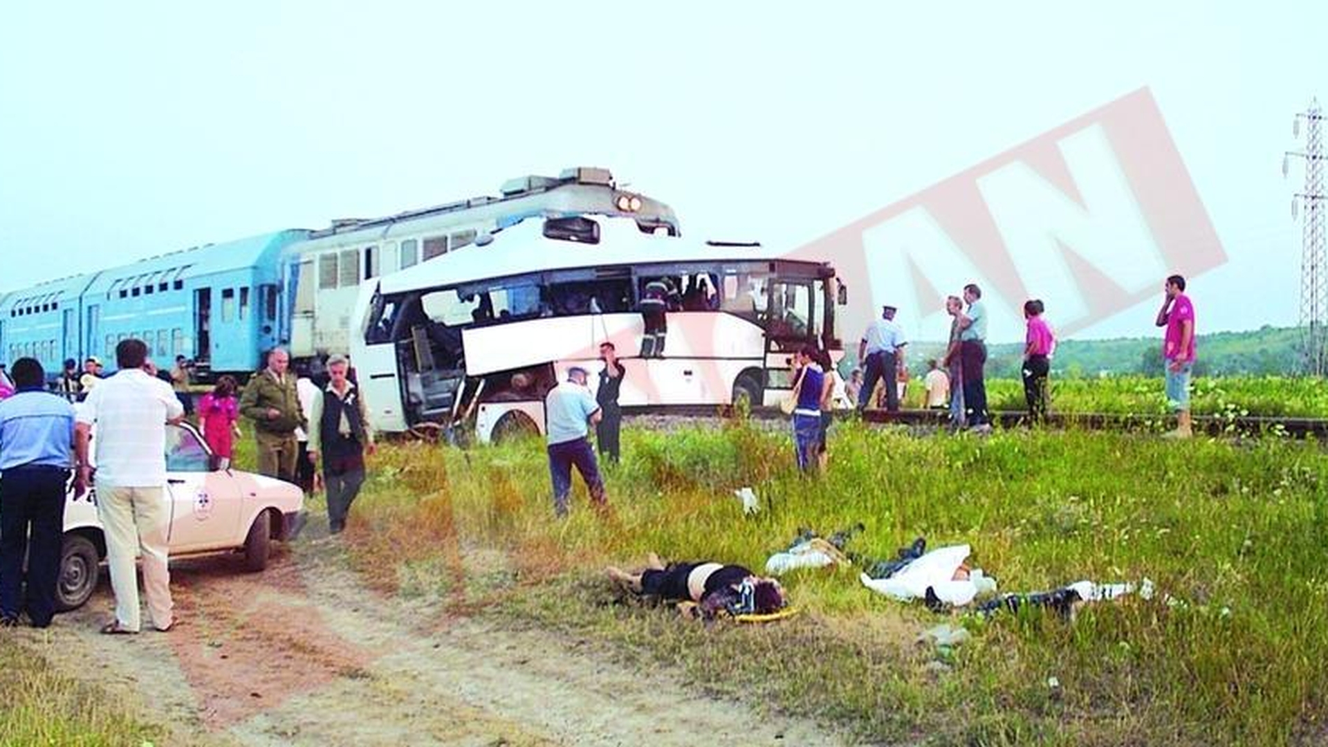 Familiile nuntasilor morti ataca firma de transport