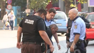 Arestare spectaculoasa in intersectia de la Piata Romana: politistii, bodyguarzii si jandarmii s-au chinuit o jumatate de ora sa-l salte!