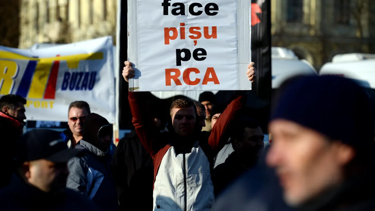 Se întâmpla acum 10 ani. Când Bucureștiul a fost paralizat de furie. Ziua în care RCA-ul a scos mii de șoferi în stradă