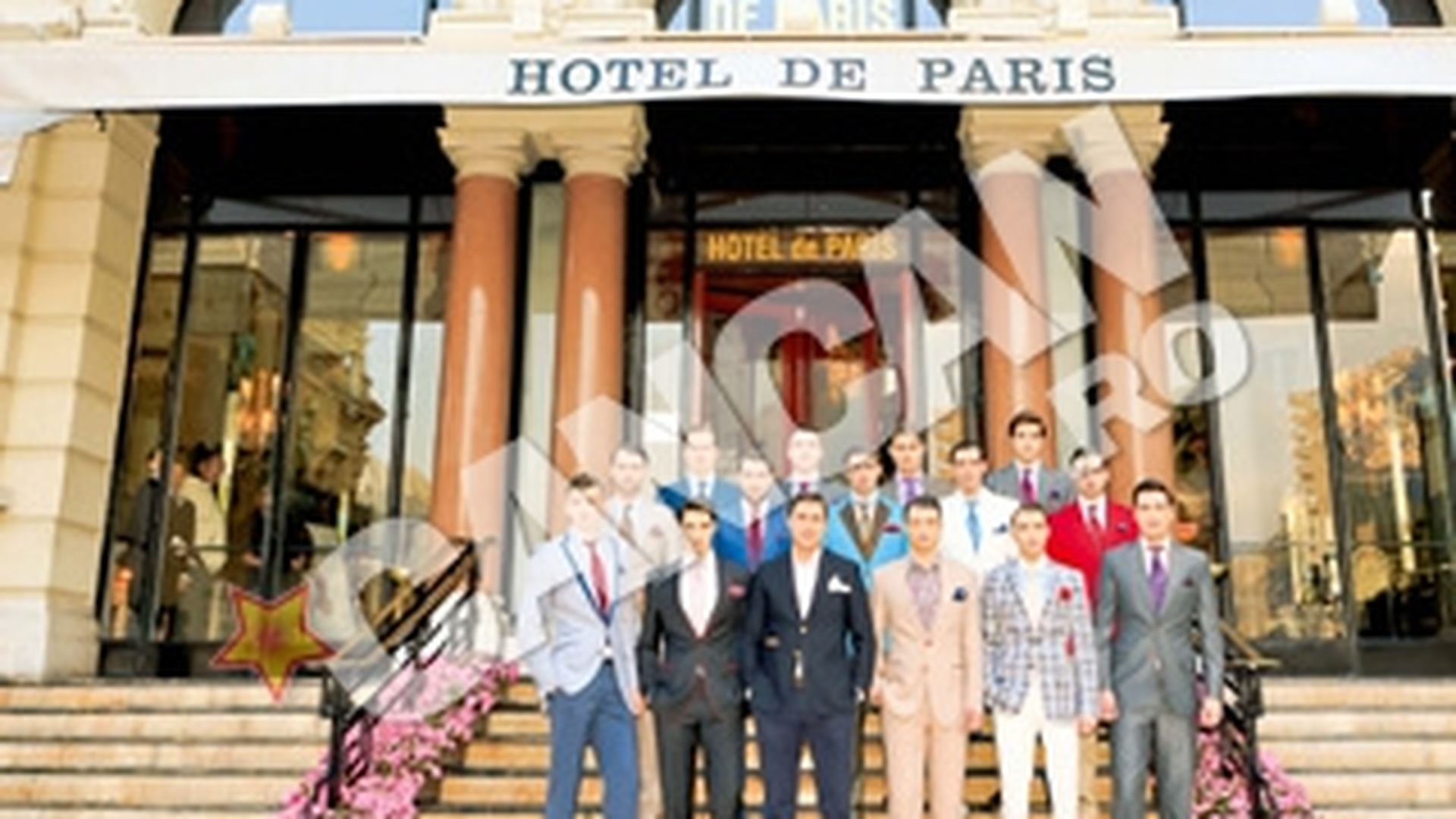 Milionarii au pus ochii pe costumele lui Alexandru Ciucu! Sotul Alinei Sorescu si-a expus colectia in Principatul Monaco!
