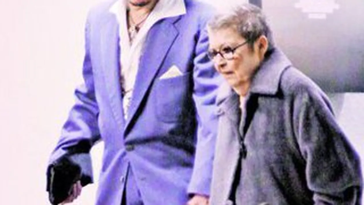 Johnny Depp, cel mai grijuliu fiu. Revelion cu mama