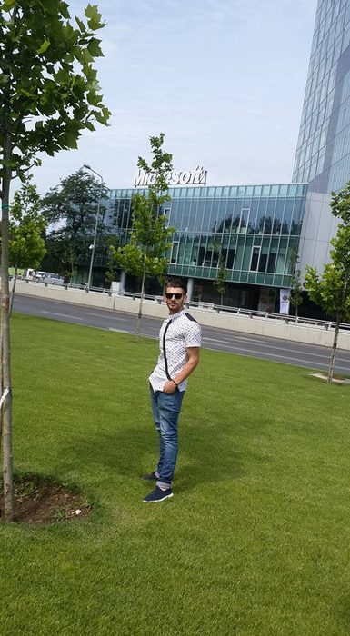 EXCLUSIV: „Mascaţii” l-au reţinut! Îi racola de pe Facebook şi… Ce ritual sălbatic avea un cunoscut bisexual din Bucureşti care îşi chinuia amanţii