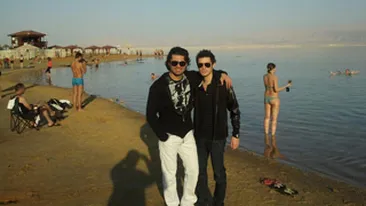 Pepe le transmite fanilor sai salutari din Israel! Afla pe care plaja s-a fotografiat!