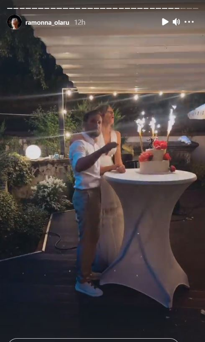 Dani Oțil, atingeri intime cu soția lui în fața tuturor invitaților! Gabriela Prisăcariu a continuat să îl sărute pasional | FOTO & VIDEO