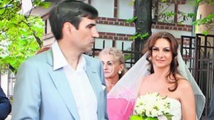 Fiica lui Piturca, gest obscen, ca fotbalistii! De obicei asta fac doar barbatii cand ii lasa... suspensorul