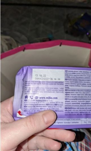 Nu e un banc! O femeie a făcut plângere, după ce și-a deschis cadoul de la un coleg de Secret Santa. Ce primise, de fapt