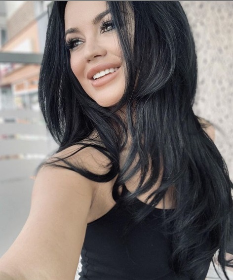 Ce a răspuns Carmen de la Sălciua, atunci când a fost întrebată dacă a făcut videochat. Fanii au rămas fără replică!