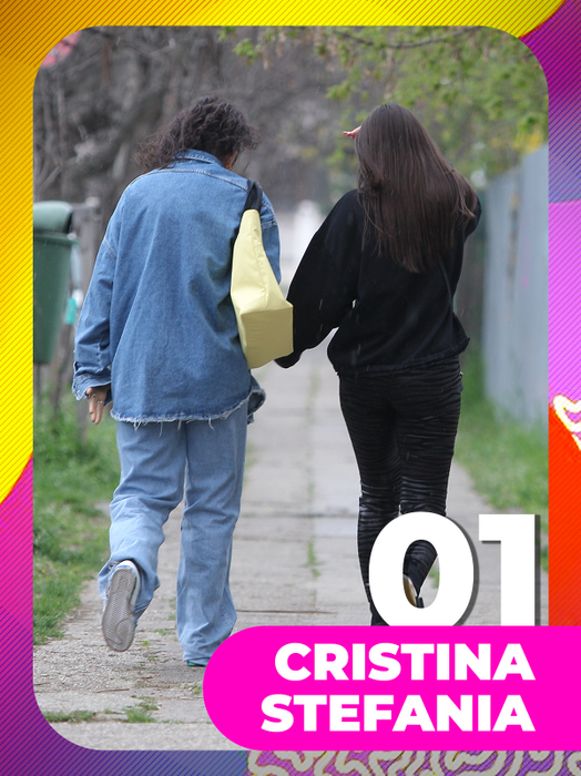 TOP 30 fete-sexy chiar şi atunci când afară plouă. Monica Gabor, Anna Lesko şi Bianca Drăguşanu s-au udat… la propriu!