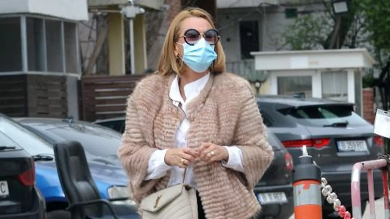 Cum a apărut îmbrăcată Andreea Esca ieri, la Pro TV. Colegii au râs de ea, când au văzut-o