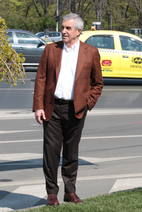 Călin Popescu Tăriceanu a ”fugit” de la birou cu un taxi Uber