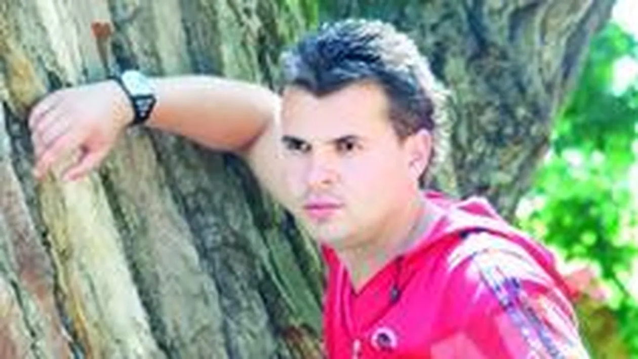 Elvis, comemorat de sosia sa de la Targu-Jiu