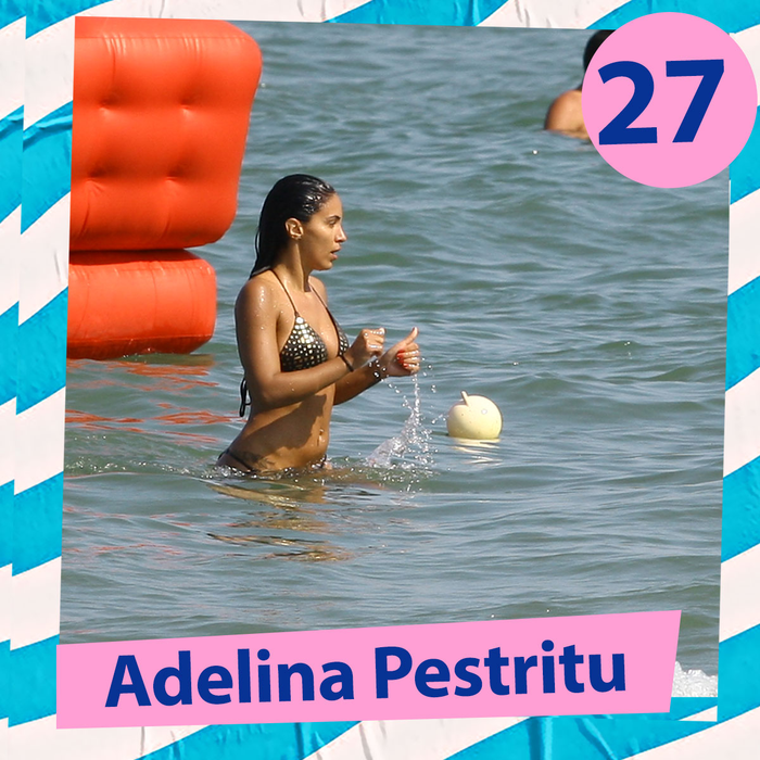 Top 30 vedete care se hârjonesc în apă în cele mai sexy poziții. Ce locuri ocupă Ramona Olaru, Antonia ori Gina Pistol între “Reginele Splash-urilor”