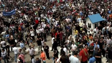 Mii de persoane manifesteaza in Grecia, in prima zi a grevei generale