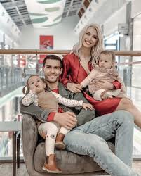 Andreea Bălan face terapie după despărţirea de George Burcea! Care este cel mai negru scenariu pe care îl are cu fetiţele ei