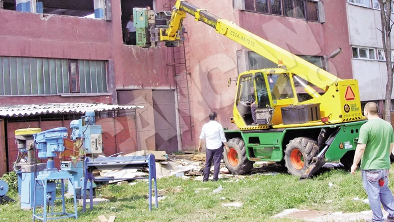 Liceul de muzica din Cluj a fost mutat intr-o hala industriala pentru ca primaria nu mai are bani de chirie