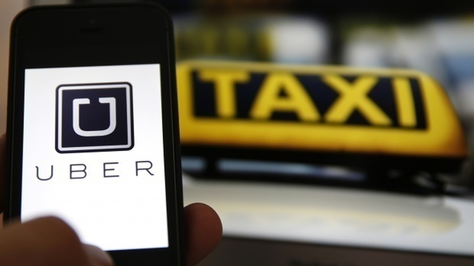 O soție și amantul ei au luat Uber pentru a ajunge la hotel. În mașină, au avut parte de șocul vieții lor