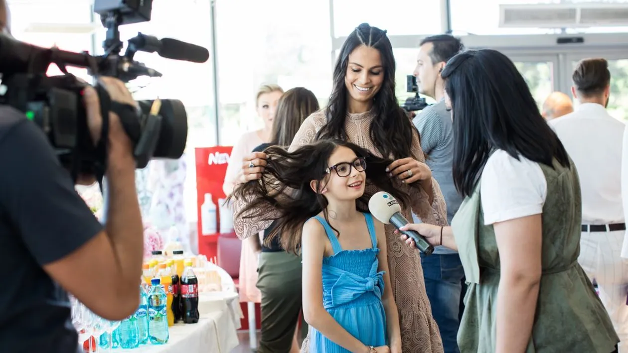(P) Anca Serea, o gospodină desăvârșită! A gătit pentru copiii vedetelor cu cele mai tari echipamente de bucătărie