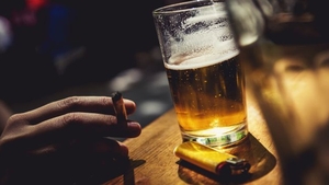 Ţigările şi alcoolul, pe lista celor mai periculoase 5 substanţe care dau dependenţă!