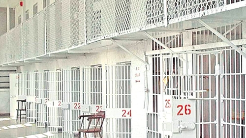Un deținut a evadat de la Penitenciarul Oradea! Anunțul făcut de conducerea închisorii