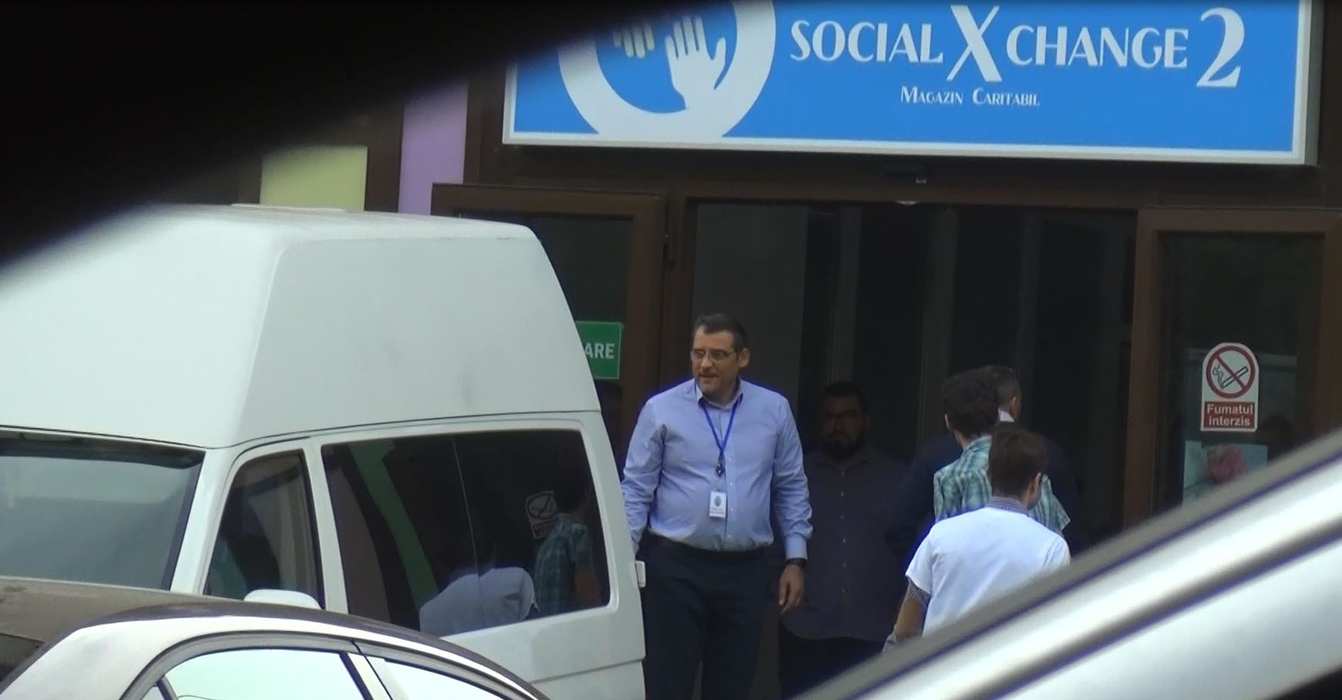 Înainte de a merge la croitorie, Mutu a fost la magazinul caritabil