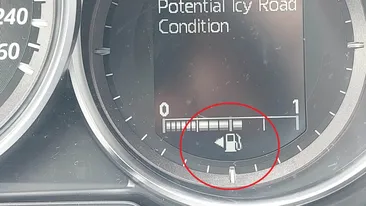 Ce indică săgeata de lângă pompa de benzină din bordul unei maşini? Puțini șoferi știu