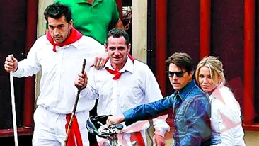 Cursa pe motor printre tauri