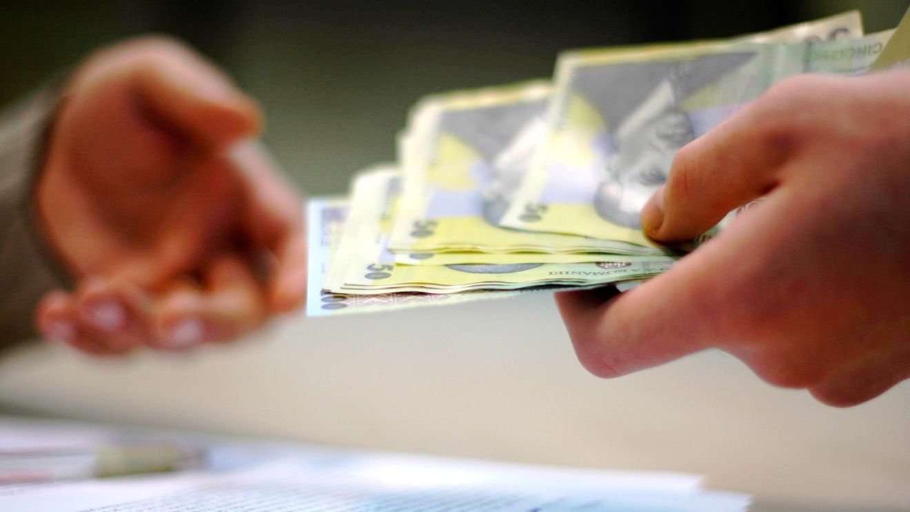Vestea pe care o aşteptau toţi românii. Se majorează salariile!
