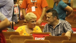 Excesiv de protector. A comentat cand cineva a atins-o pe Teo pe brat. Asa s-a comportat Iosef la ultima aparitie publica
