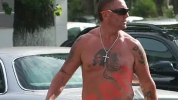 Iubitul Simonei Sensual este mai cochet decat ea