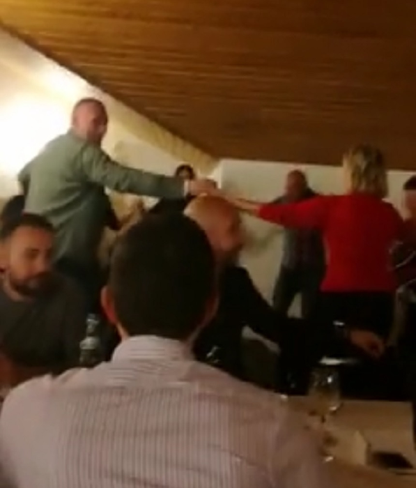 VIDEO / Tolea Ciumac, petrecere de pomină după ce l-au săltat mascaţii! Ce vedete i-au fost alături pe ringul de dans