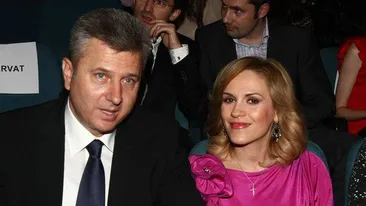 Cuplul Firea-Pandele este mare pasionat de arta. De la film s-au oprit direct intr-o librarie. Vezi ce si-au cumparat