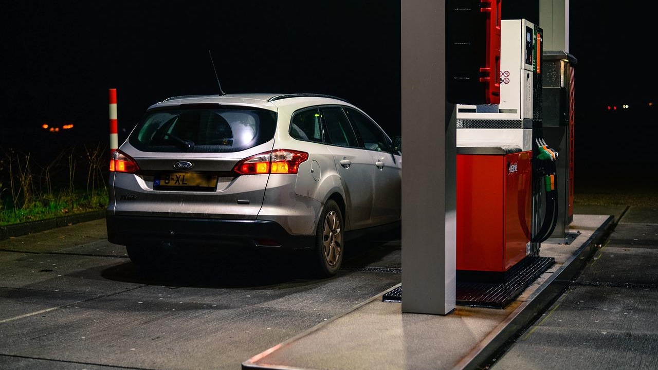 Vești dezastruoase pentru șoferi. Cât este prețul petrolului astăzi, 18 aprilie