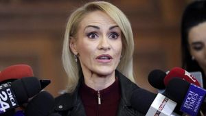 Imaginea zilei | Ce a scris un bucureștean pe o coală A4, pentru Gabriela Firea. Mesajul a devenit viral