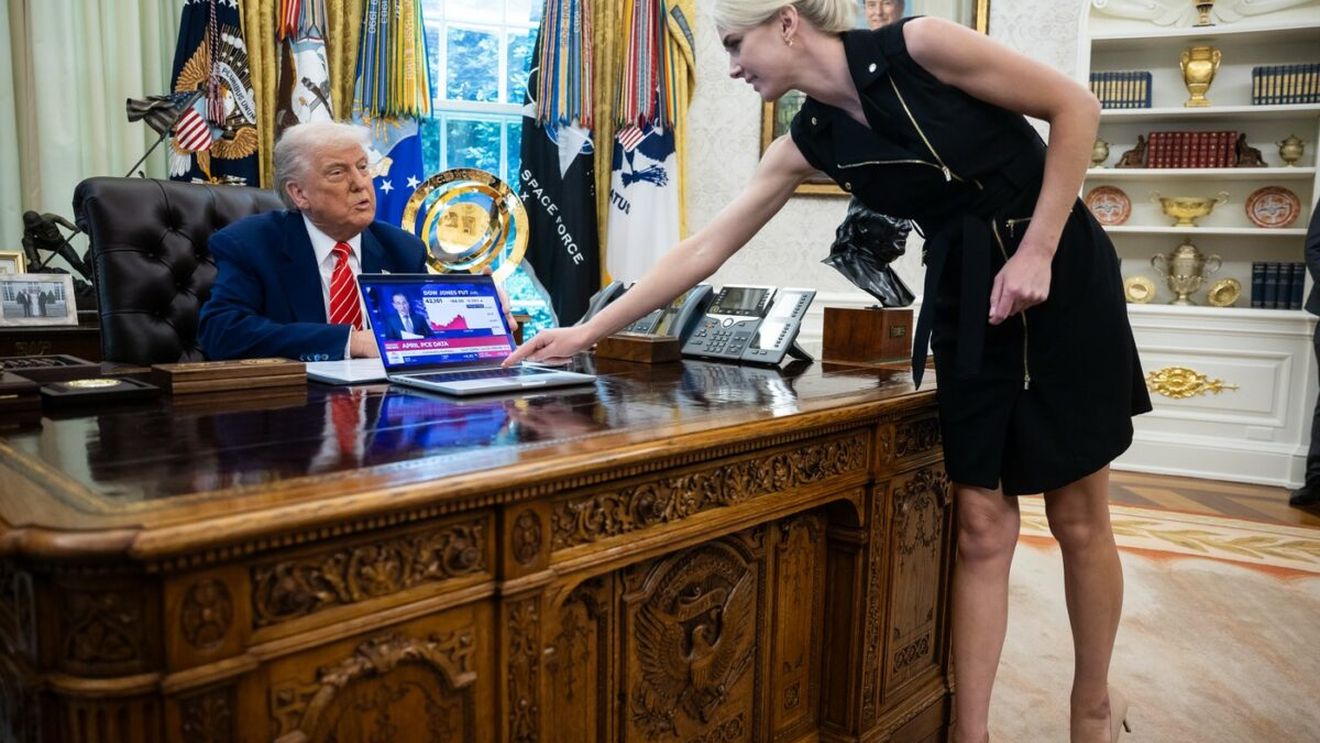 Cine este Natalie Harp, femeia care nu se dezlipește de Donald Trump. Relația care a stârnit controverse la Casa Albă