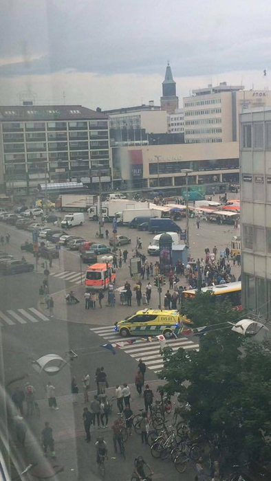Un nou atac, comis în Finlanda! Un mort şi cinci răniţi!