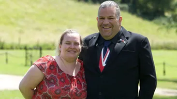 Un milionar britanic de 37 de ani, inca sta cu mama lui