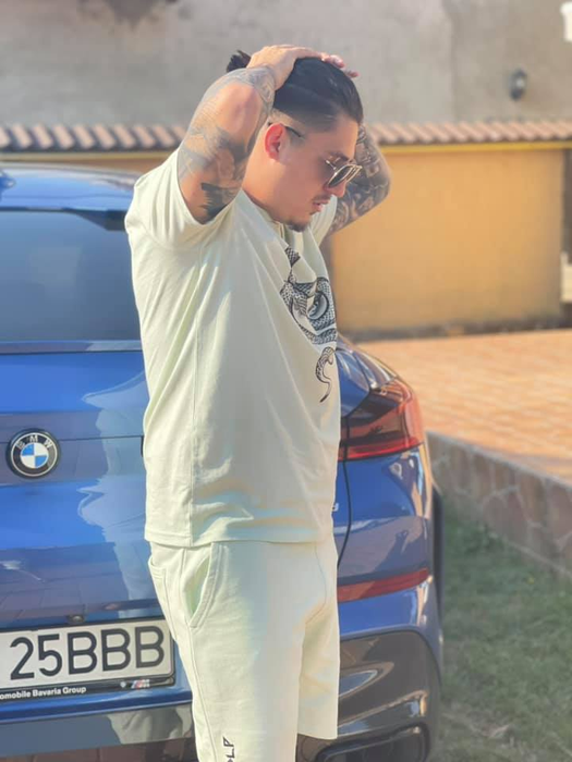 Bogdan de la Ploiești spune că e fericit să aducă zâmbet pe buzele celor care îl iubesc / Sursă foto: Facebook