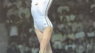 Nadia Comaneci implineste azi 50 de ani! Citeste-i povestea de viata, vezi momentele in care ne-a facut mandri sa fim romani si transmite-i un mesaj!