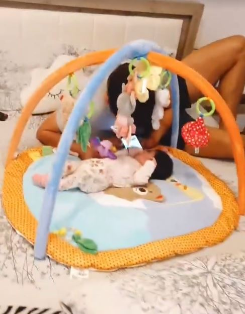 Alexandra Diaconescu a slăbit 15 kilograme la mai puțin de o lună de când a născut-o pe Ines: “Toate astea când fata doarme” | FOTO