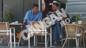 Handbalistul Iulian Stamate se lauda la prieteni cu pozele din telefon! Se da mare cu fotografiile din iPhone!