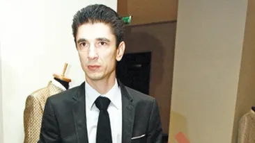 VIDEO Lazarus, un mic Hercule: Fac genuflexiuni cu 120 de kilograme