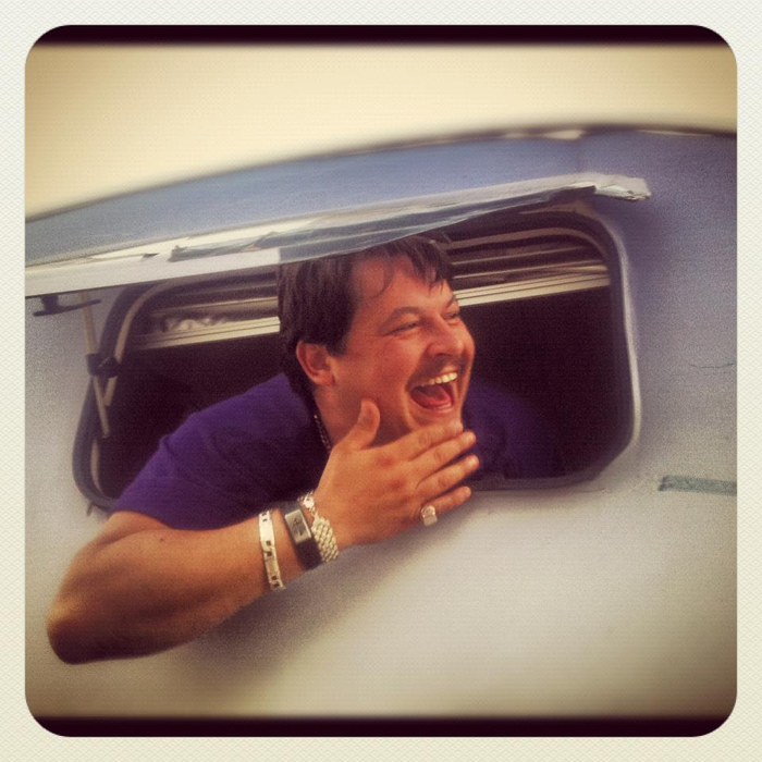 Dani Oțil l-a vizitat azi pe Mihai Bobonete în spital! Cum l-a fotografiat: ”Lucrurile sunt destul de clare”