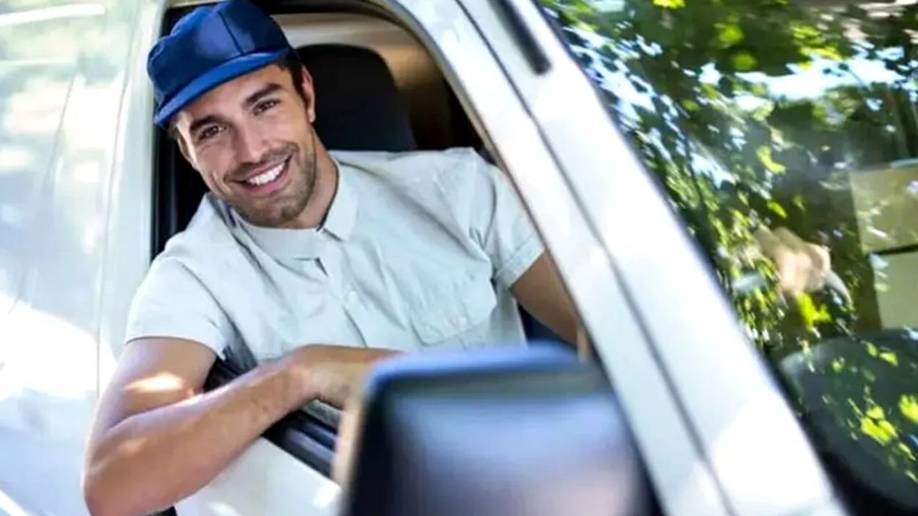 Ce salariu are un șofer la o firmă de distribuție sau curierat. Ce bacșiș face zilnic