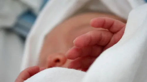 Un bebeluș din Galați, intoxicat cu nitriți. A fost dus de urgență la spital cu un elicopter SMURD