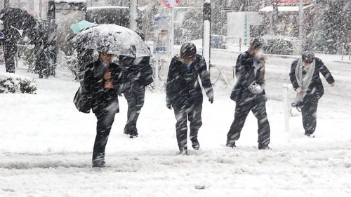 Scoateți de la naftalină hainele groase. Ninge săptămâna viitoare! Prognoza meteo pentru 22-28 octombrie