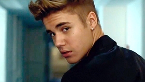 Justin Bieber, lipsit de bun simt, arogat si ignorant! Si-a batut joc de avocati cu raspunsurile sale in timpul marturiei