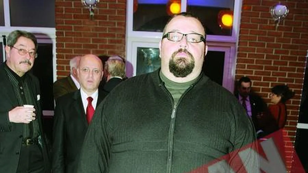 Piedone vrea Sedinte In spatele blocurilor