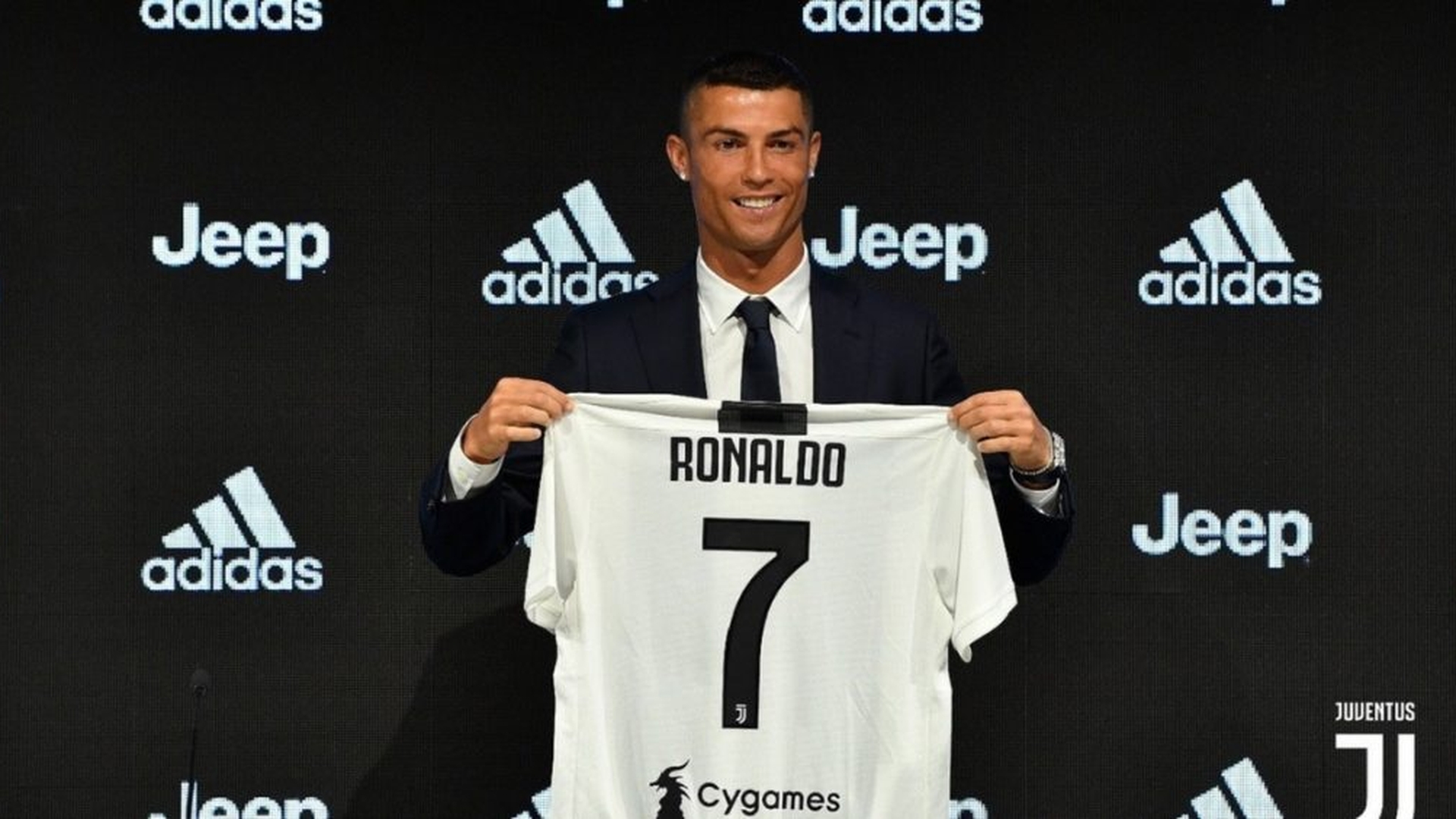 Ce mașină i-a pus la dispoziție Juventus lui Cristiano Ronaldo! Atacantul a făcut, deja, primul antrenament sub comanda lui Max Allegri